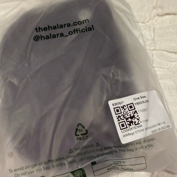 HALARA Belt Bag Black Waist Bag NWT - Picture 4 of 4